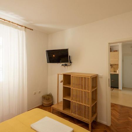 Pula City Apartment With Private Parking Free Экстерьер фото